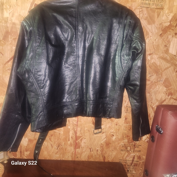 VINTAGE Black Leather Jacket with Belt - Picture 7 of 13